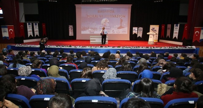 Öğrencilere ‘Başarıda Moral ve Motivasyon’ konferansı