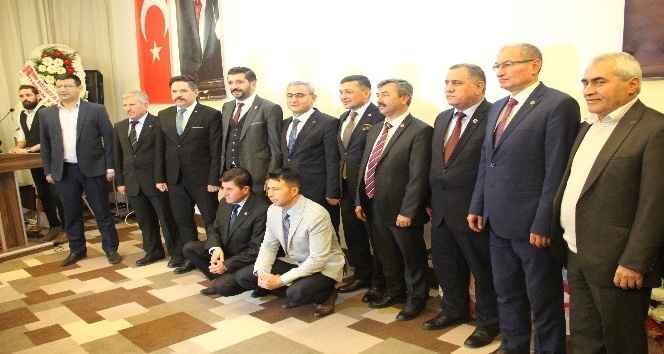 MHP, Alim Işık ve 3 ilçenin belediye başkan adayını tanıttı