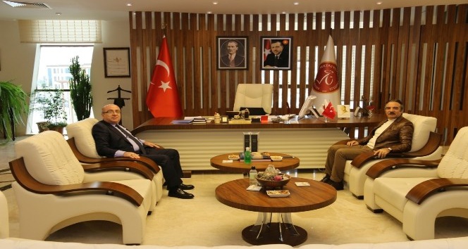 Kayseri Üniversitesi Rektörü Karamustafa, Rektör Bağlı’yı ziyaret etti