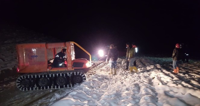 Burdur’da karda mahsur kalan 8 işçi kurtarıldı