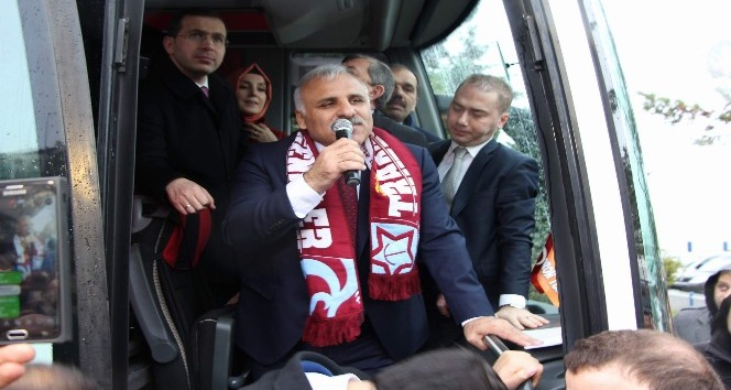 AK Parti Trabzon Büyükşehir Belediye Başkan adayı Zorluoğlu’na coşkulu karşılama
