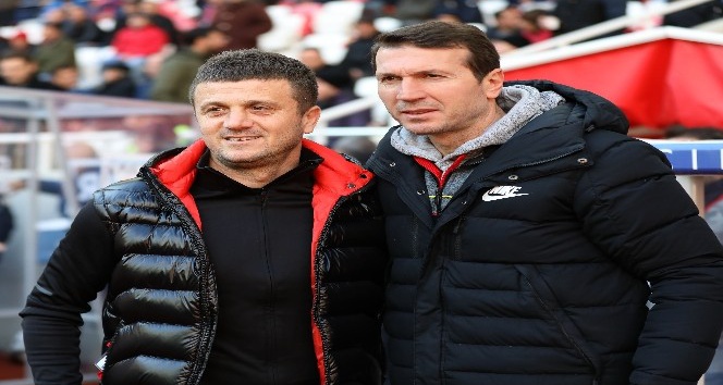 Spor Toto Süper Lig: DG Sivasspor: 0 - Göztepe: 0 (İlk yarı)