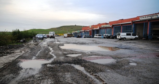 Cizre oto sanayi esnafından ’yol’ tepkisi