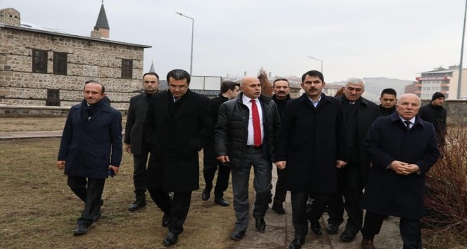 Çevre ve Şehircilik Bakanı Kurum’un Erzurum gezisine Üç Kümbetler damga vurdu