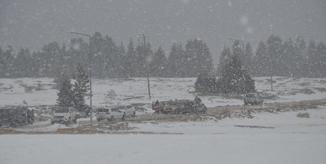 Kayakçıları tipi bile durduramadı