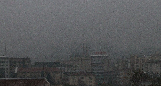 Gaziantep’te yoğun sis etkili oluyor