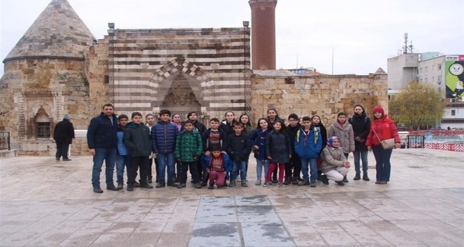 Mucur ilçe Gençlik Merkezi ’Merkezim Her Yerde’ projesini hayata geçiriyor