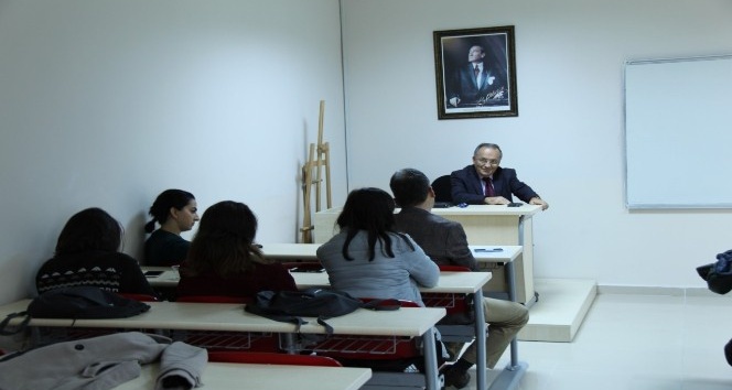 Geleceğin gazetecilerine yerel medya anlatıldı