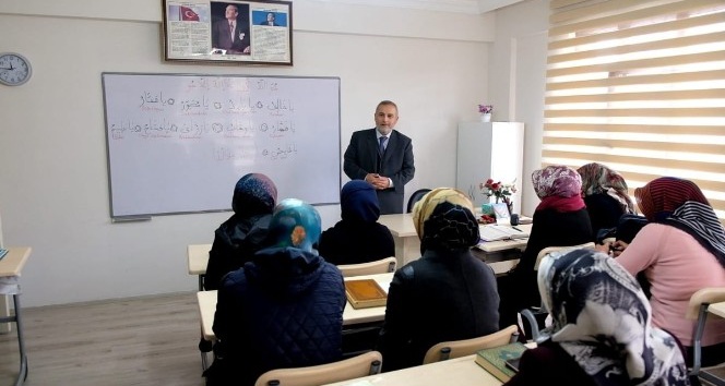 Erzincan’da Bayanlara Yönelik Kur’an Kursu Devam Ediyor