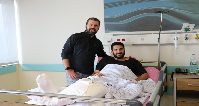 Antrenmanda sakatlanan Antalyasporlu futbolcu, Isparta’da sağlığına kavuştu