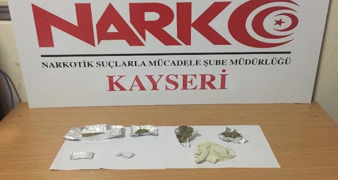 Kayseri polis uyuşturucuya geçit vermiyor: 2 gözaltı