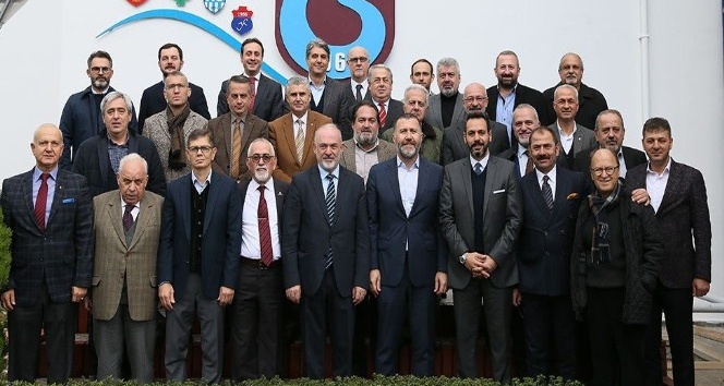 Trabzonspor Asbaşkanı Mehmet Yiğit Alp ve yönetim kurulu, kurullarla buluştu.