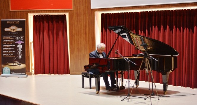 Fransız piyanist Pierre Reach’a Tekirdağ’da yoğun ilgi