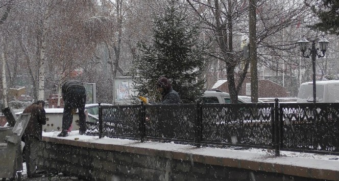 Ardahan’da beklenen kar yağışı başladı