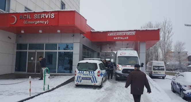 Eleşkirt’te trafik kazası: 23 yaralı