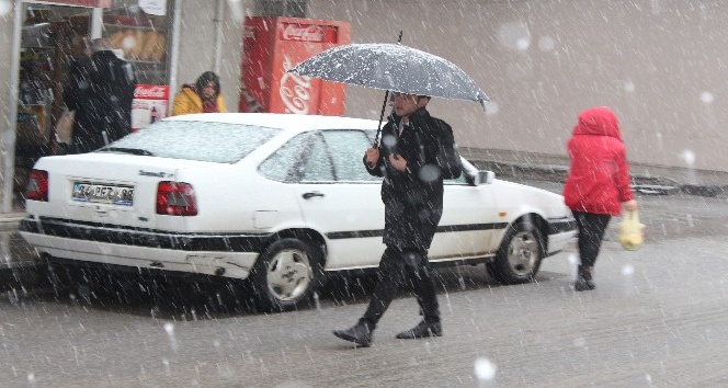 Ağrı’da 11 köy yolu ulaşıma kapandı