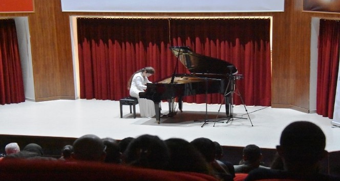 Rus piyanist Tekirdağ’da konser verdi