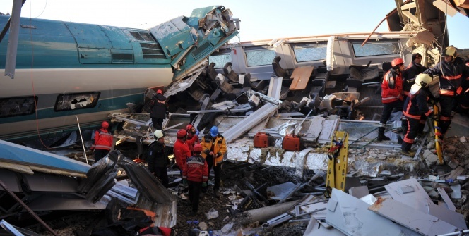 Tren kazasından dehşete düşüren kareler!