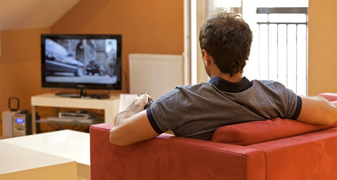 Türkiye günde ortalama 3 saat 34 dakika televizyon izliyor