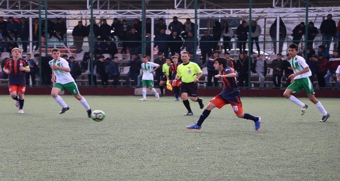 Karaman’da futbol genç erkekler il birinciliği müsabakaları sona erdi