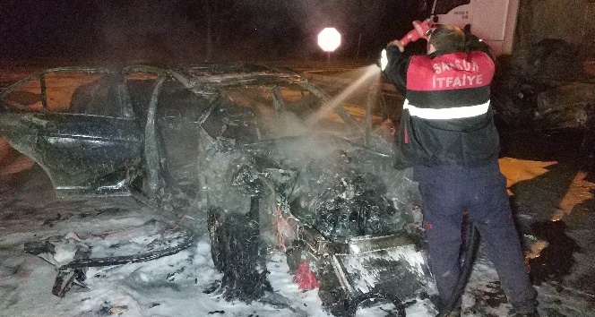 Samsun’da tır ile çarpışan otomobil yandı: 1 yaralı