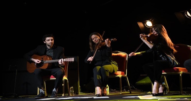 Antalya’da Grinko konserinde izleyiciye plastik sandalye şoku