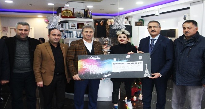 Saç tasarımıyla Türkiye birincisi oldu