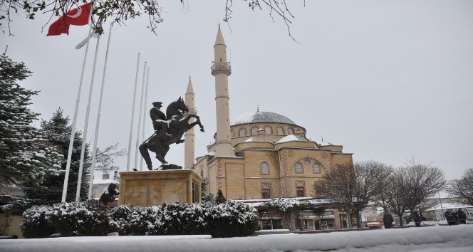 Kaman ilçesi beyaz örtü ile kaplandı