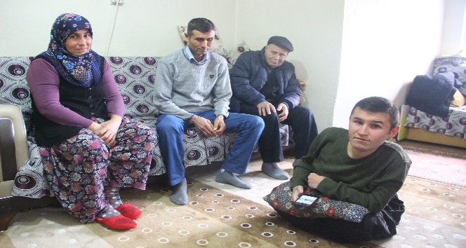 DMD hastası gencin tek hayali iyileşip askerlik yapmak