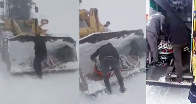 Kars’ta tipide mahsur kalan kadın hasta, kepçeyle ambulansa taşındı