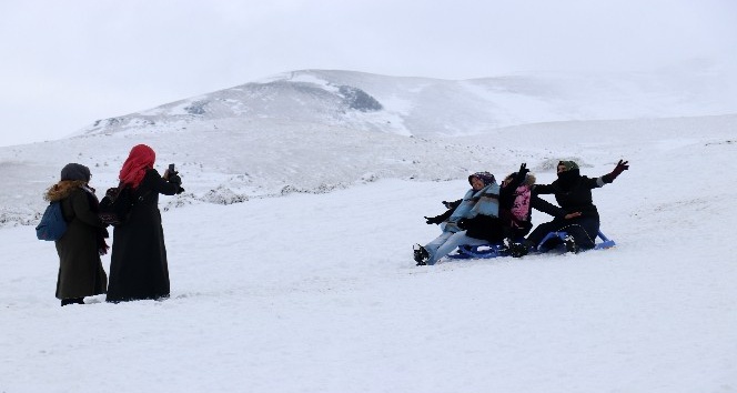 Zigana dağında kar kalınlığı 80 santimetreye ulaştı