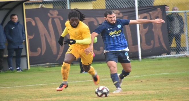 Aliağaspor devreyi lider kapattı
