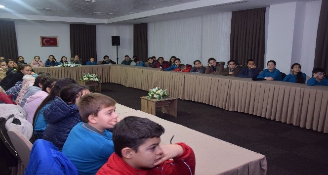 Lapseki’de orta okul öğrencileri NASA İle E-Konferans gerçekleştirdi