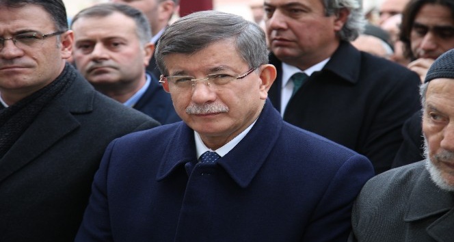 Davutoğlu, Tokat’ta cenaze törenine katıldı