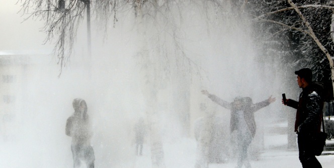 Erzurum'da kar kartpostallık görüntüler oluşturdu