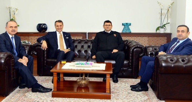 Beşiktaş Başkanı Fikret Orman’dan Yalova valisine ziyaret