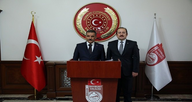 Eski İçişleri Bakanı Ülkü Güney ile Samsun Valisi Osman Kaymak Vali Ali Hamza Pehlivan’ı ziyaret etti