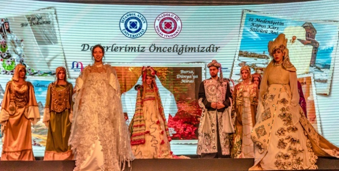 Anadolu tarihi moda defilesinde