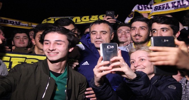 Fenerbahçe, kupa maçı için Giresun’a geldi