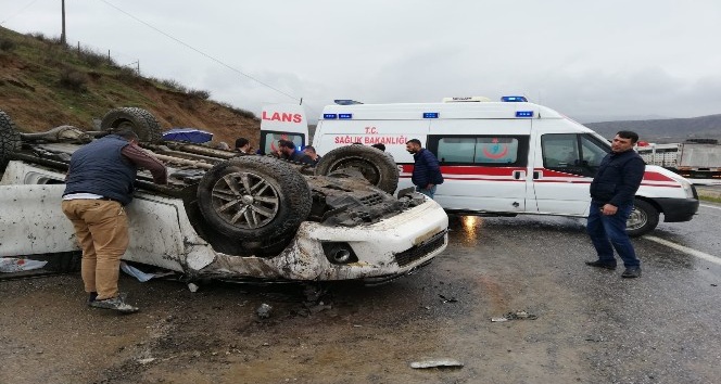 Kozluk’ta trafik kazası: 2 yaralı