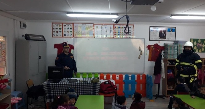 İtfaiye Müdürlüğünün okullarda eğitimlerine devam ediyor