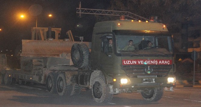 Suriye’ye askeri sevkiyat akşam saatlerinde hızlandı