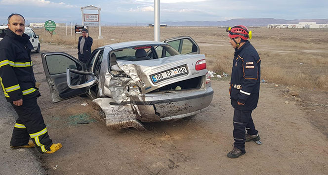 Aksaray’da otomobil ile yolcu otobüsü çarpıştı: 3 yaralı