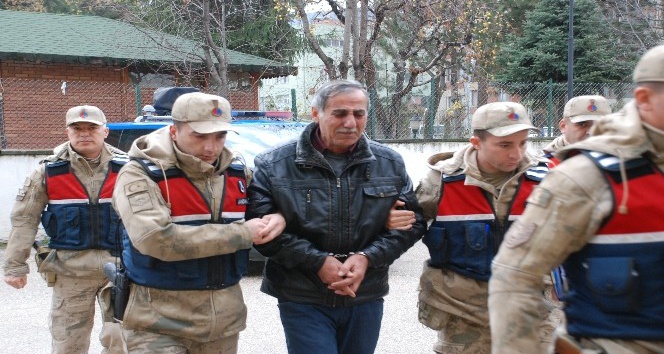 Ayrıldığı dini nikahlı eşini öldürdü, adliyeye ağlayarak girdi