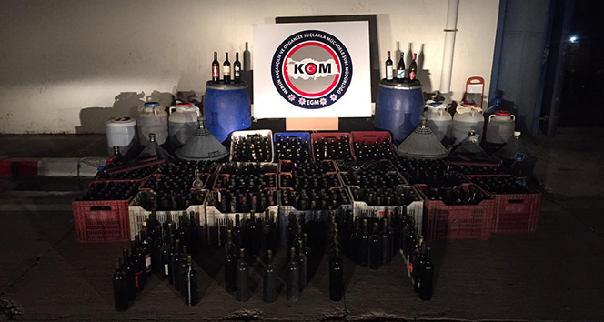 Mersin'de çiftlik evinde 5 bin 200 şişe sahte içki ele geçirildi