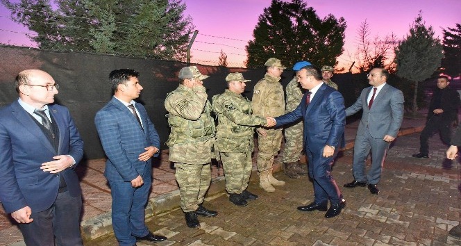 Vali Soytürk Çobanbey Hudut Karakolunu ziyaret etti
