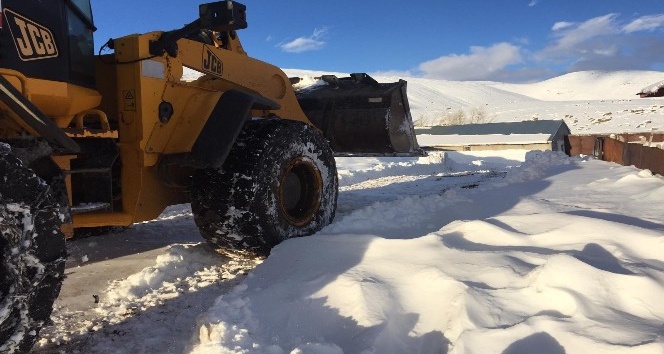 Bingöl’de kar nedeniyle kapanan 73 köy yolu ulaşıma açıldı