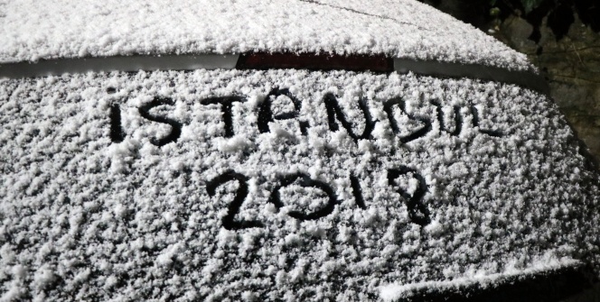 İstanbul'da kar yağışı! Lapa lapa yağdı