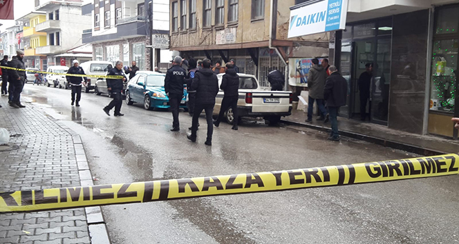 Bacanağı tarafından silahla vurulan kişi hayatını kaybetti