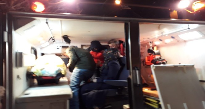 Bingöl’de biri bebek 2 hasta paletli ambulanslarla kurtarıldı